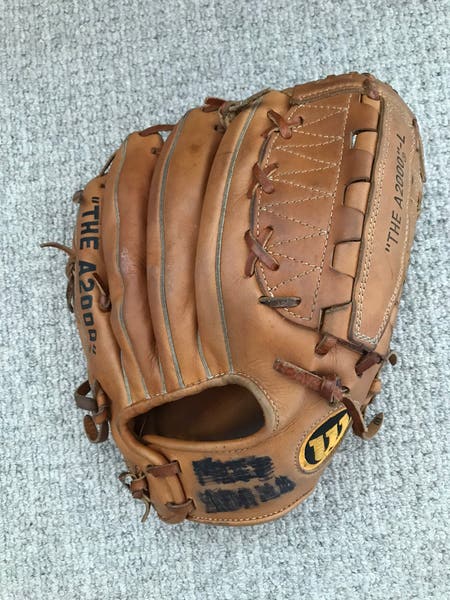 Wilson A2000 L Japan 1980's/1990's | SidelineSwap | Buy and