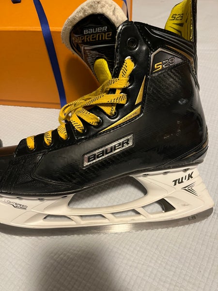 Senior Bauer Regular Width Size 10.5 Supreme S29 Hockey Skates