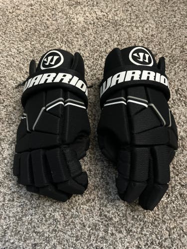 Used Player's Warrior Medium Lacrosse Gloves And Helmet