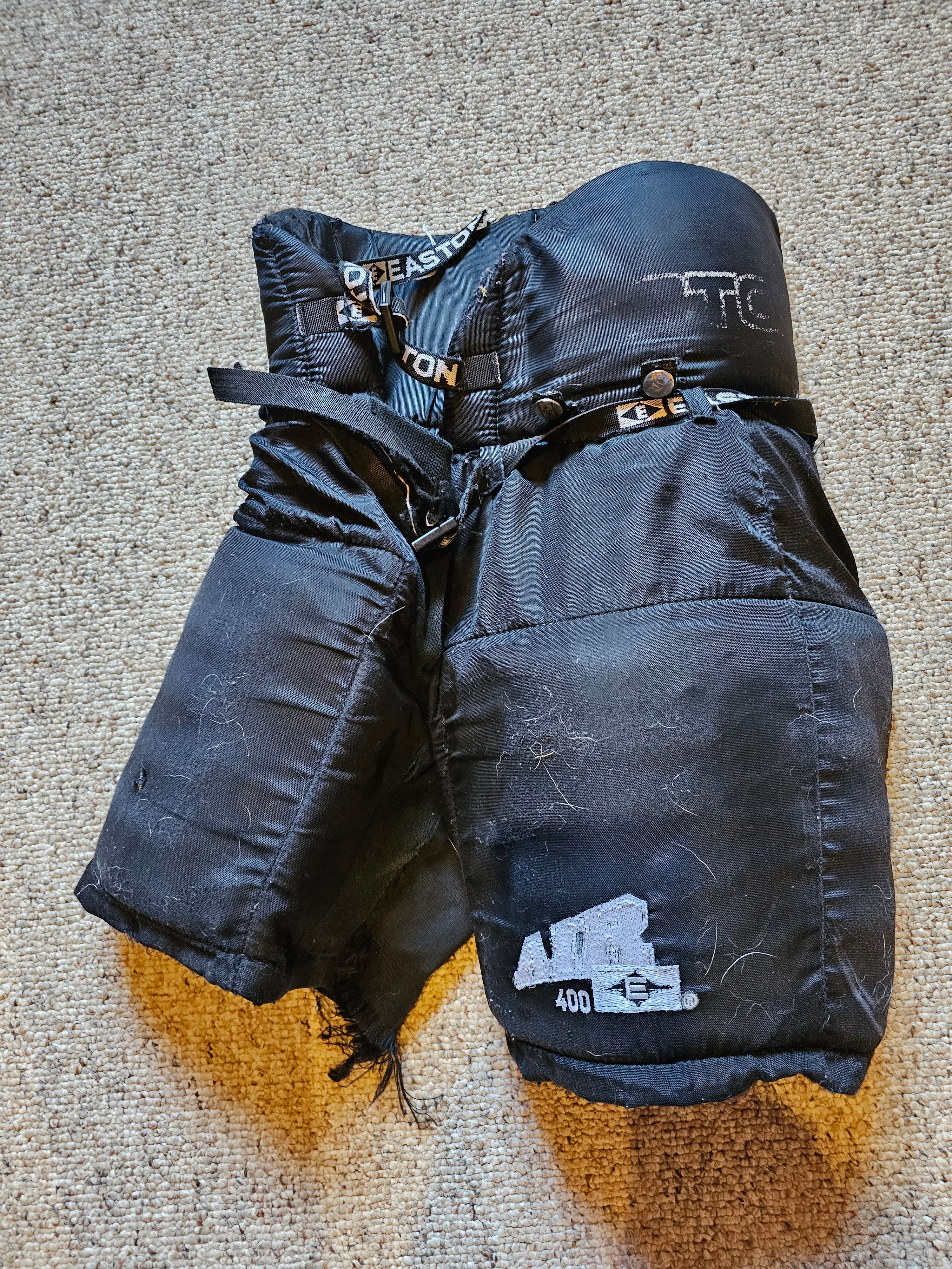 New Junior Small Easton SYNERGY EQ50 Hockey Pants | SidelineSwap