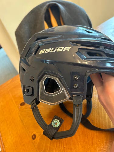 Used Medium Bauer Re-Akt 150 Helmet Navy