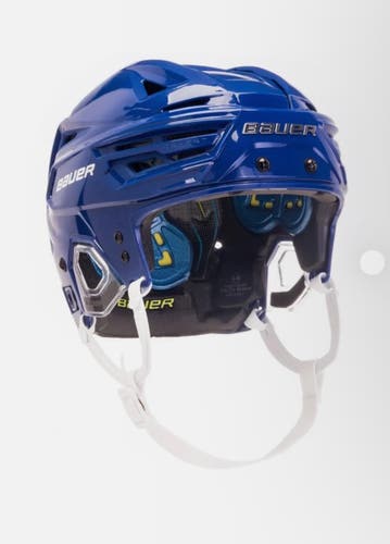 New Medium Bauer Re-Akt 150 Helmet