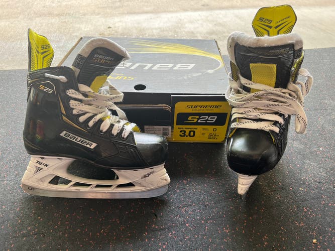 Bauer Supreme S29 Skates Size 3