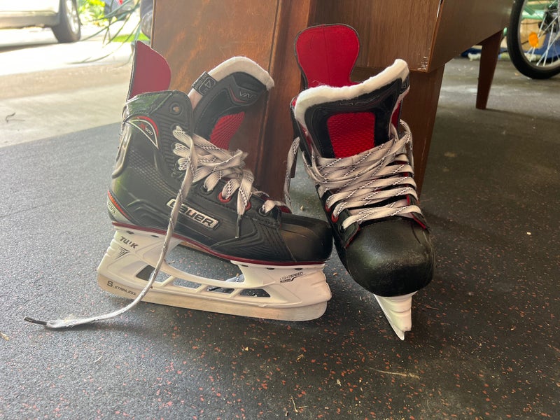 Bauer Vapor x500 Skates Size 4 EE Wide