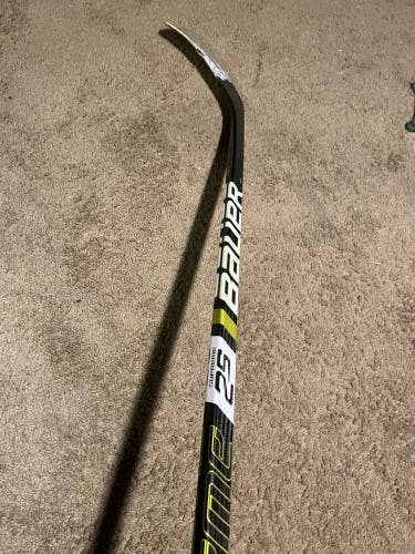 Supreme 2S Pro Hockey Stick