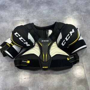 Senior Used Medium CCM Tacks 9060 Shoulder Pads