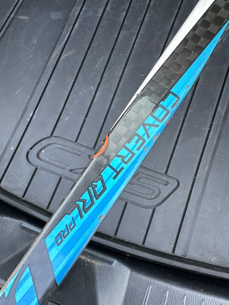 Senior Right Handed P28 Covert QR5 Pro Hockey Stick