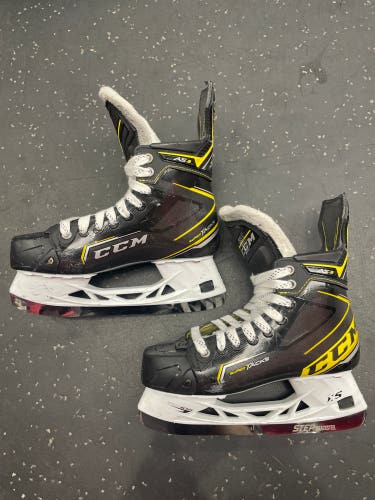 Used Size 5.5 CCM Super Tacks AS3 Skates