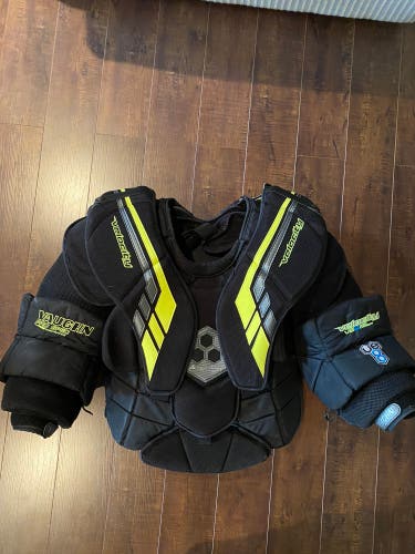Vaughn VE8 Pro Carbon Senior Chest Protector