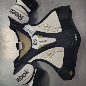 Used Reebok Sc8710 Lg Hockey Shoulder Pads
