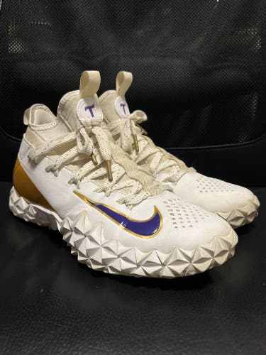 Iroquois Nike Turfs