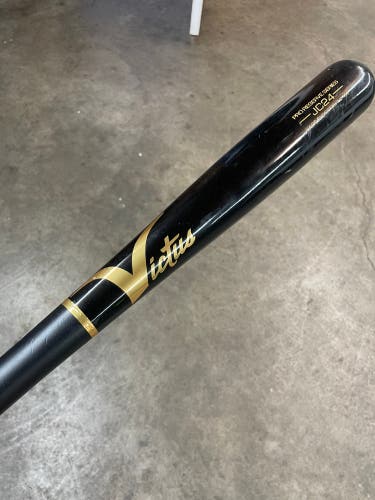 Used Wood (-3) 30 oz 33" JC24 Bat