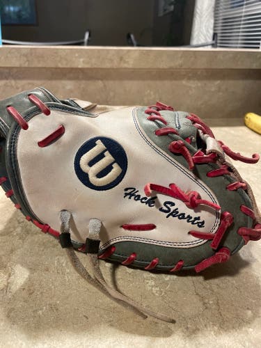 Wilson A2000 Limited Edition Catchers Mitt 32.5