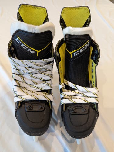 New CCM Super Tacks 9370 Hockey Skates Junior Extra Wide Size 3 EE