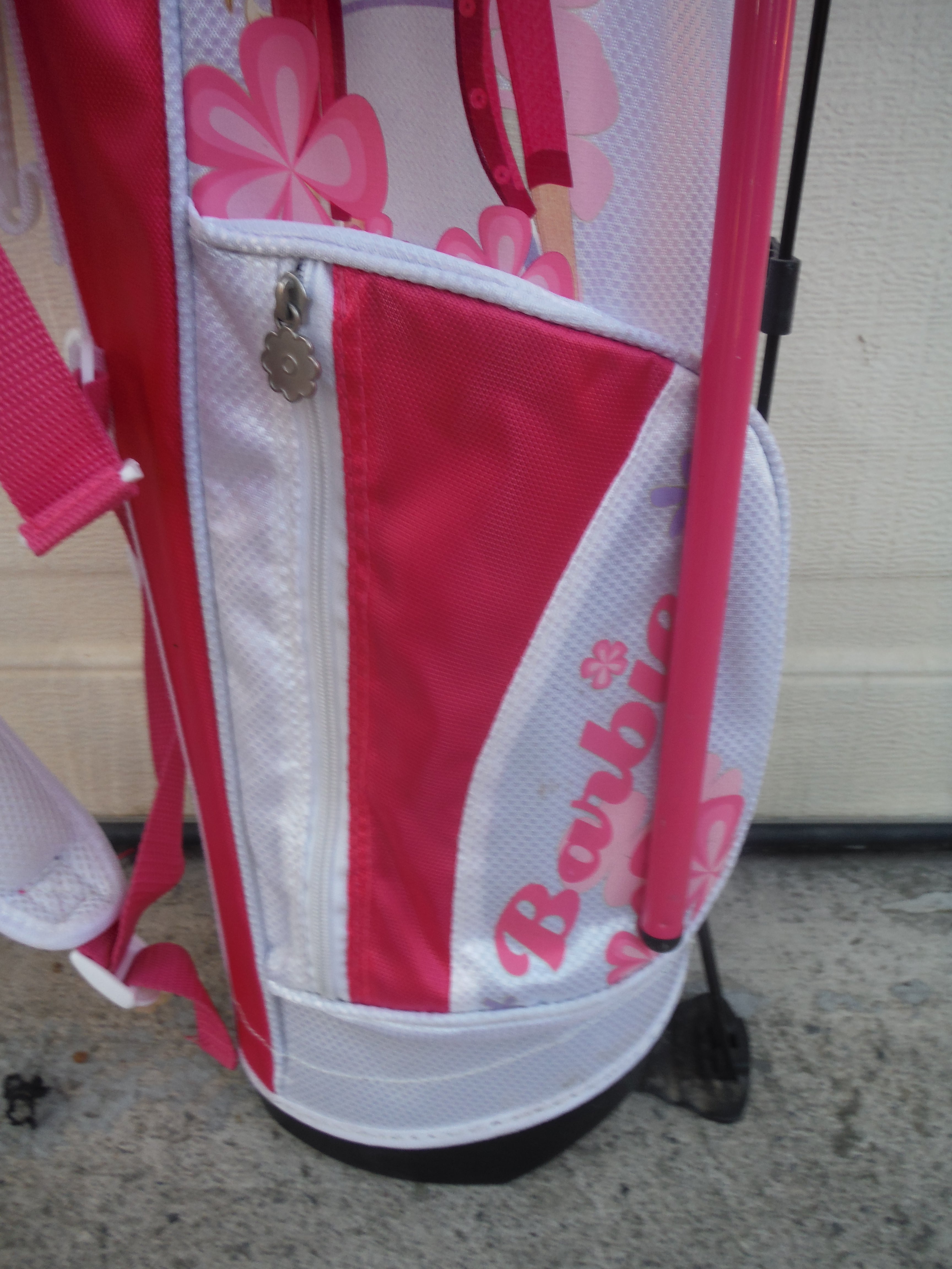 Barbie Girls Real Complete Golf Set with Carry Bag and 3 Clubs