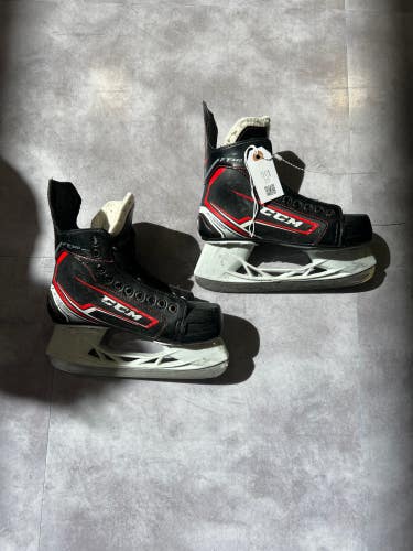 Junior Used CCM JetSpeed FT340 Hockey Skates D&R (Regular) 4.0