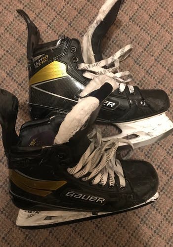 Used Bauer Regular Width Size 9 Supreme UltraSonic Hockey Skates