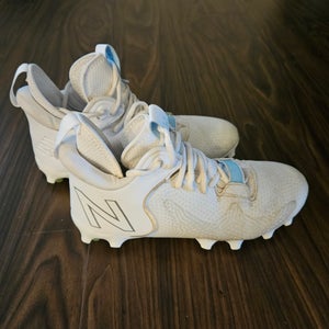 White Used Men's Size 7.5 (Women's 8.5) Molded Cleats New Balance Mid Top Freeze LX 3