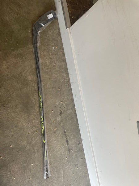 New Right Handed Bauer Ag5nt Hockey Stick P92 70 Flex