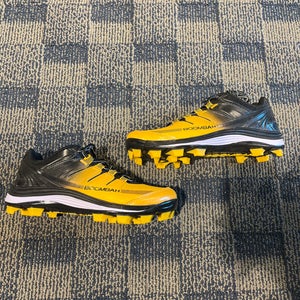 New Men's 5.0 (W 6.0) Molded Boombah Footwear