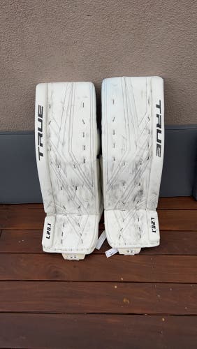35" True  L 20.1 Goalie Leg Pads