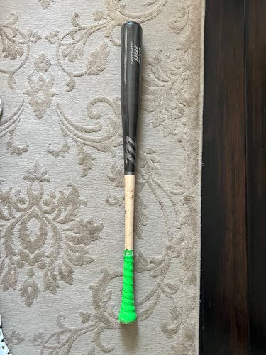 Used Wood (-3) 30 oz 33" AM22 Bat
