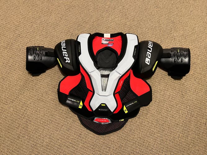 Senior Used Medium Bauer Vapor Hyperlite Shoulder Pads