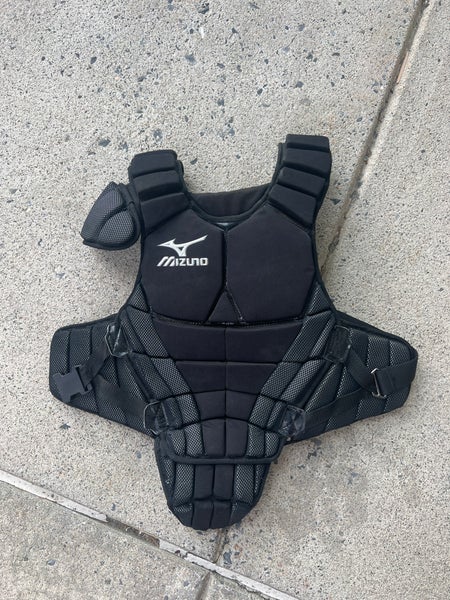 Used Adult Mizuno Catcher's Chest Protector