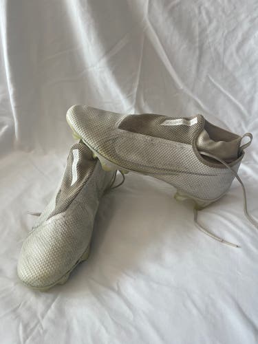White Men's Cleats Mid Top Vapor