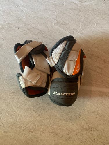 Used Small Easton  Mako M5 Elbow Pads