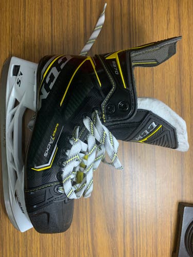 Used CCM Super Tacks 9370 Hockey Skates Regular Width Size 7