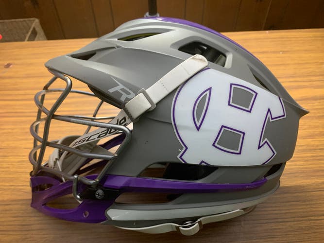 Holy Cross Player Cascade R Helmet