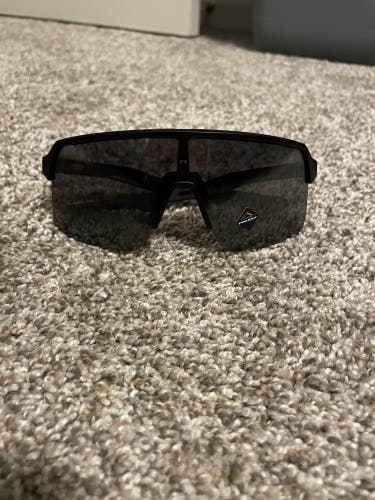 Oakley Sutro Sweep