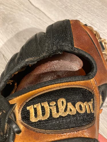 Infield 11.5" A2000 Baseball Glove
