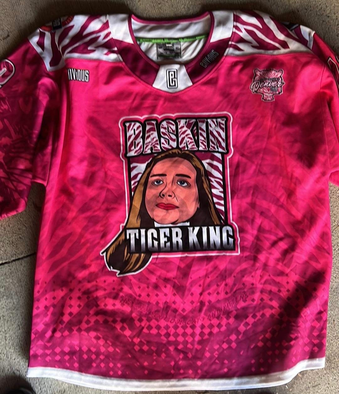 tigers pink jersey