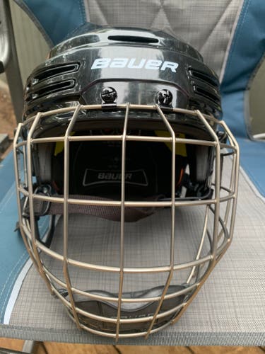 Used Large Bauer Re-Akt 75 Helmet