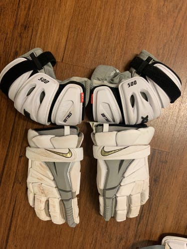 Used Player's Nike 10" Vapor Elite Lacrosse Gloves