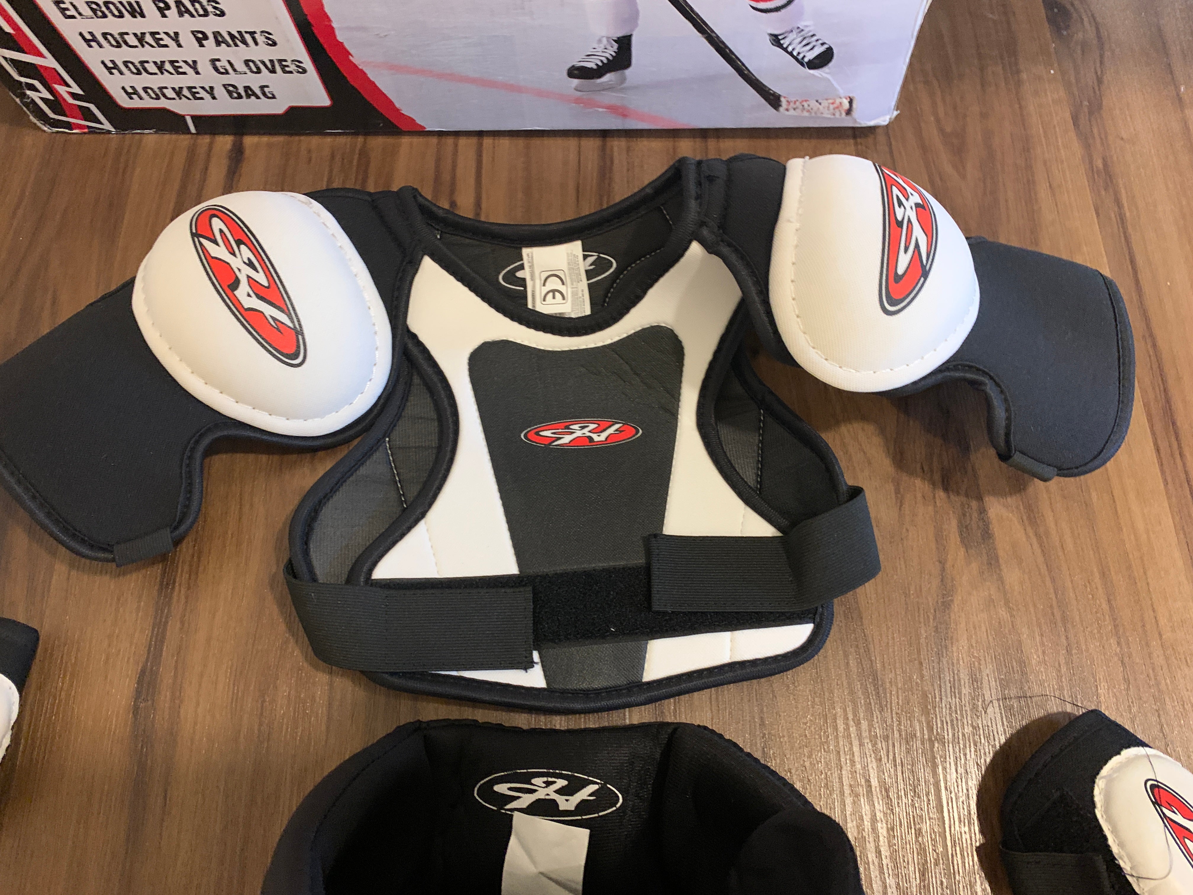 Kids hockey player gear set