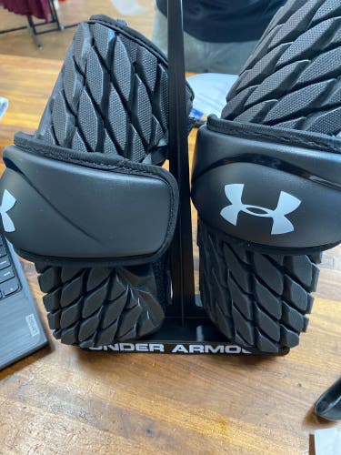 New Large Under Armour VFT Plus Arm Pads