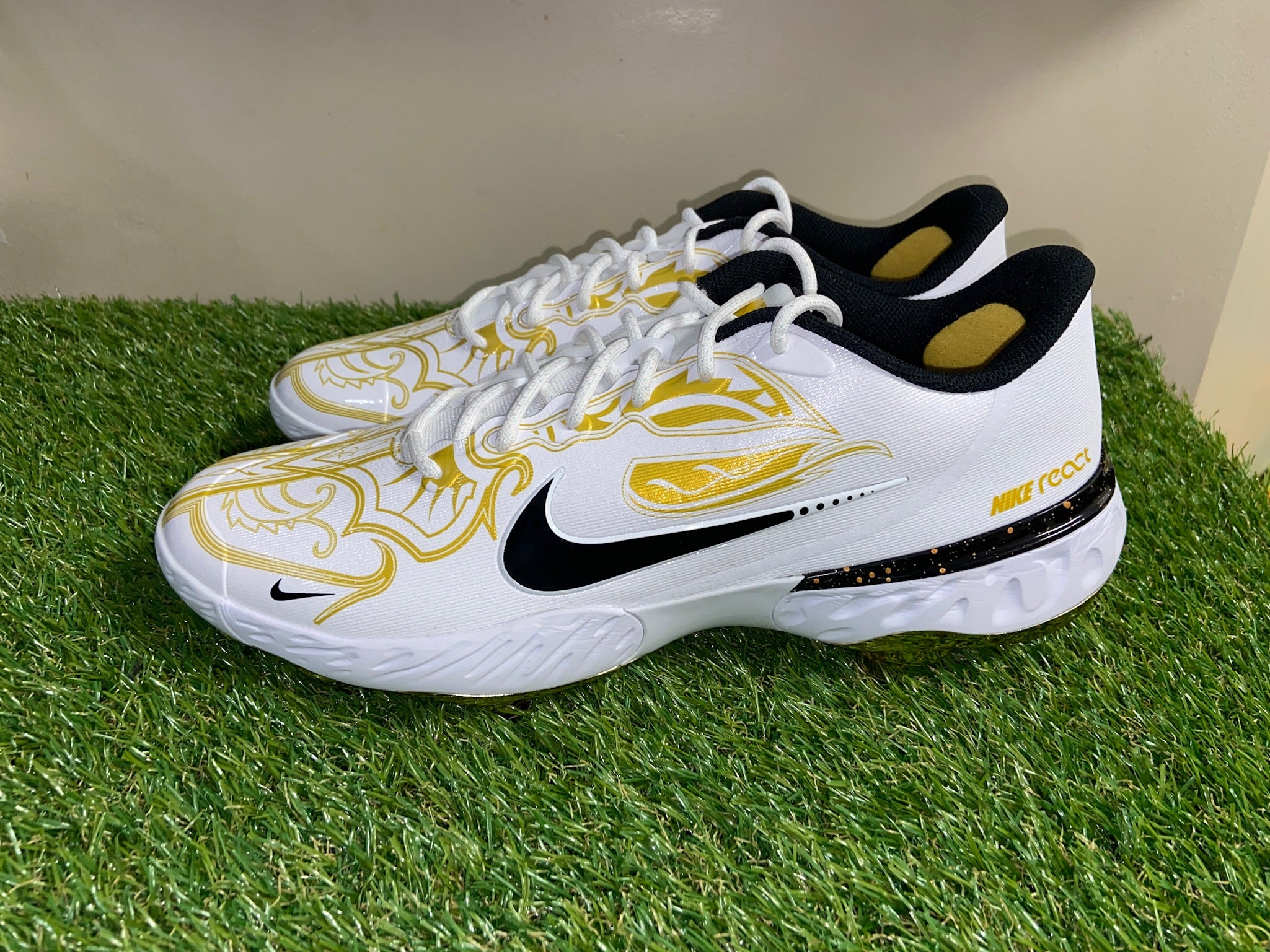 nike alpha huarache elite 3 white