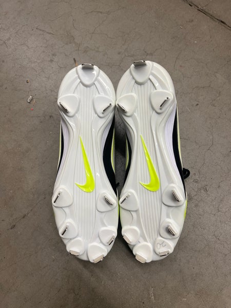 Used Women's 9.5 Metal Nike Unify Strike Softball Cleats