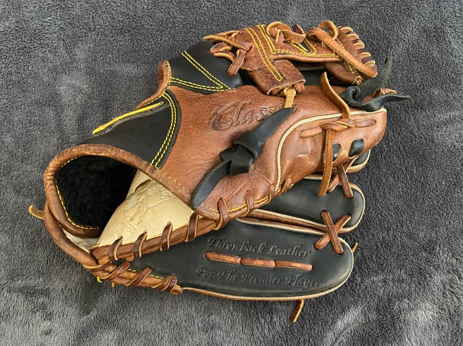 Mizuno Classic Pro Soft 11.25" Baseball Glove
