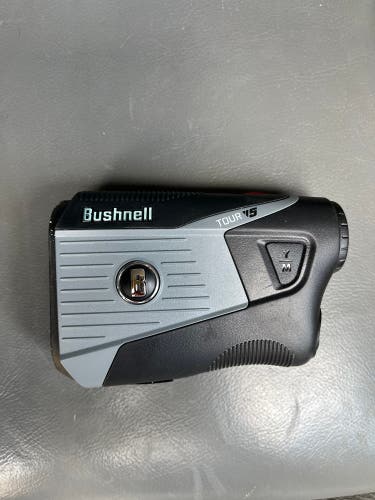 Used-Like new Bushnell TOUR V5