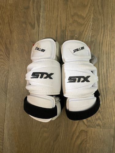 STX Stallion 500 Arm Pads