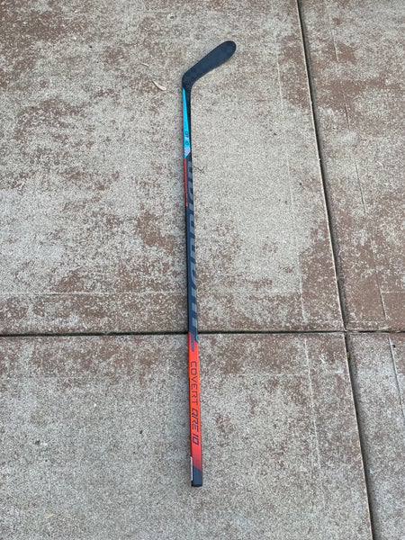 Senior Right Handed P28 Covert QRE10 Hockey Stick