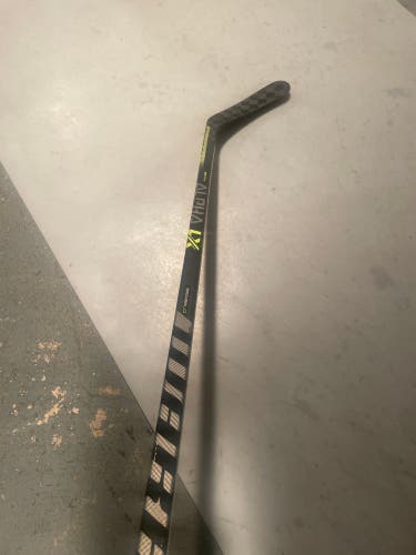 Senior Right Handed W03 Pro Stock Alpha LX Pro Hockey Stick