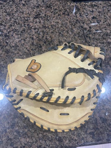 Used Right Hand Throw 31" Baseball Glove