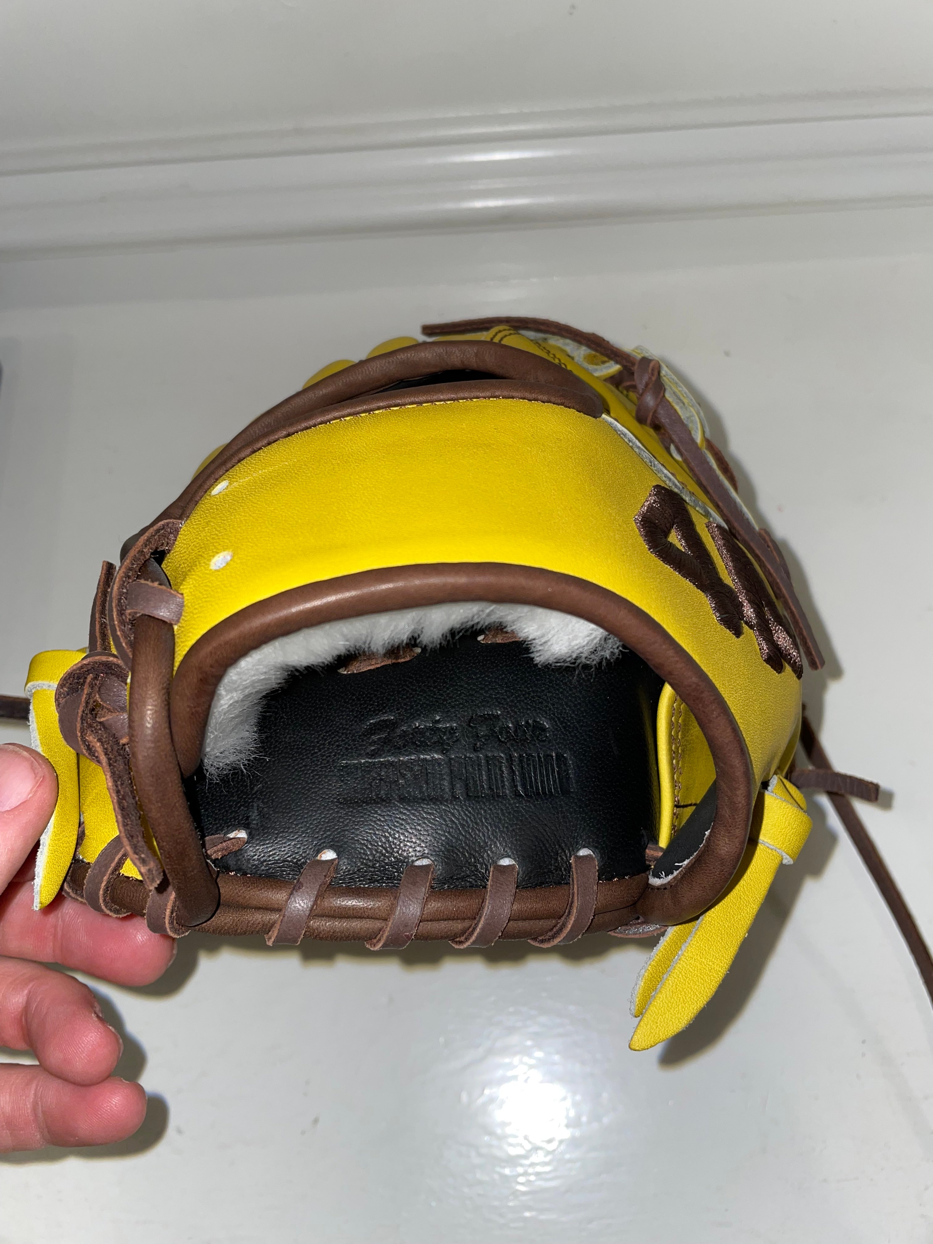 44 Pro Baseball Glove 11.75 Red & Beige RHT