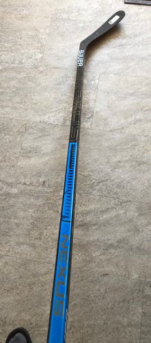 Senior Right Handed P92 Team Nexus Hockey Stick