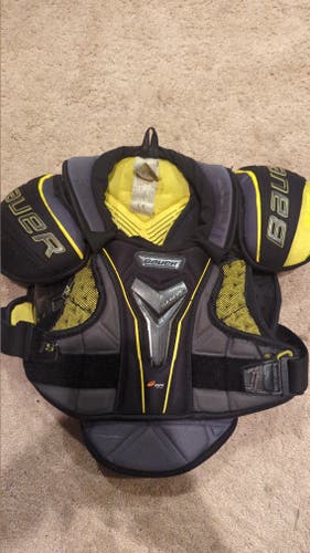 Junior Large Bauer Supreme 1S Shoulder Pads